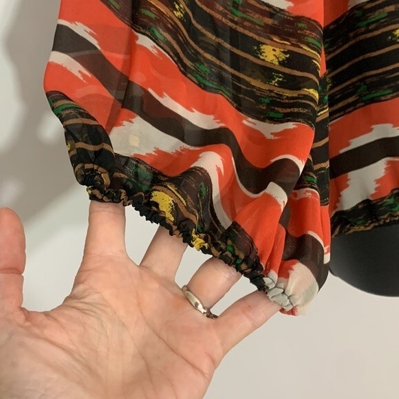 Vince CAMUTO Printed Boho Pattern Off Shoulder Long Sleeve Blouse Brown Medium - Picture 6 of 12